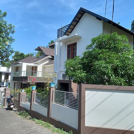 Eka Homes 3Bhdk Villa トリバンドラム エクステリア 写真