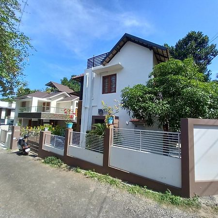 Eka Homes 3Bhdk Villa トリバンドラム エクステリア 写真