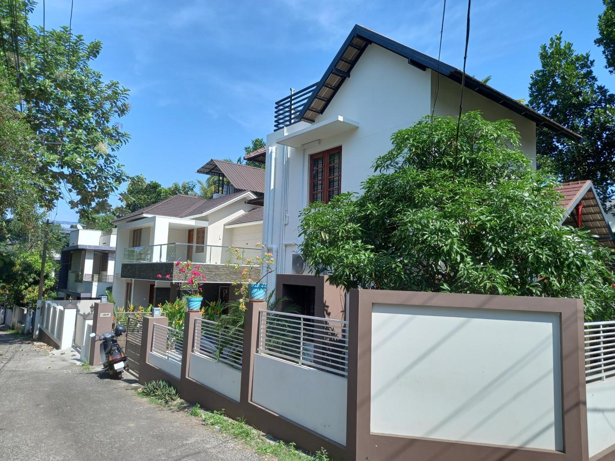 Eka Homes 3Bhdk Villa トリバンドラム エクステリア 写真