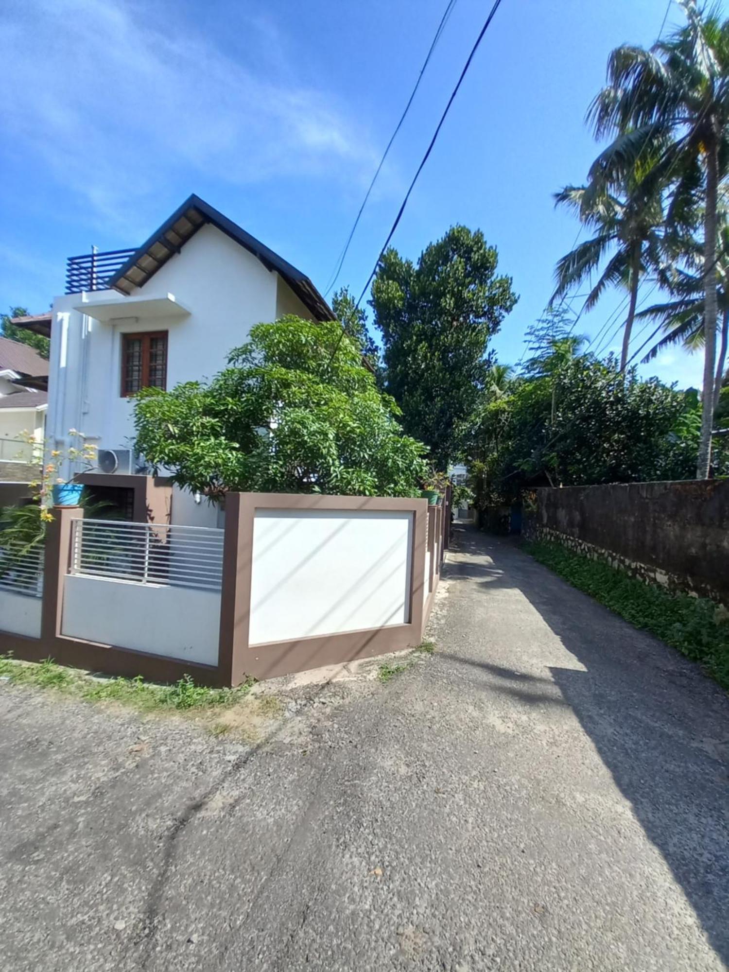 Eka Homes 3Bhdk Villa トリバンドラム エクステリア 写真