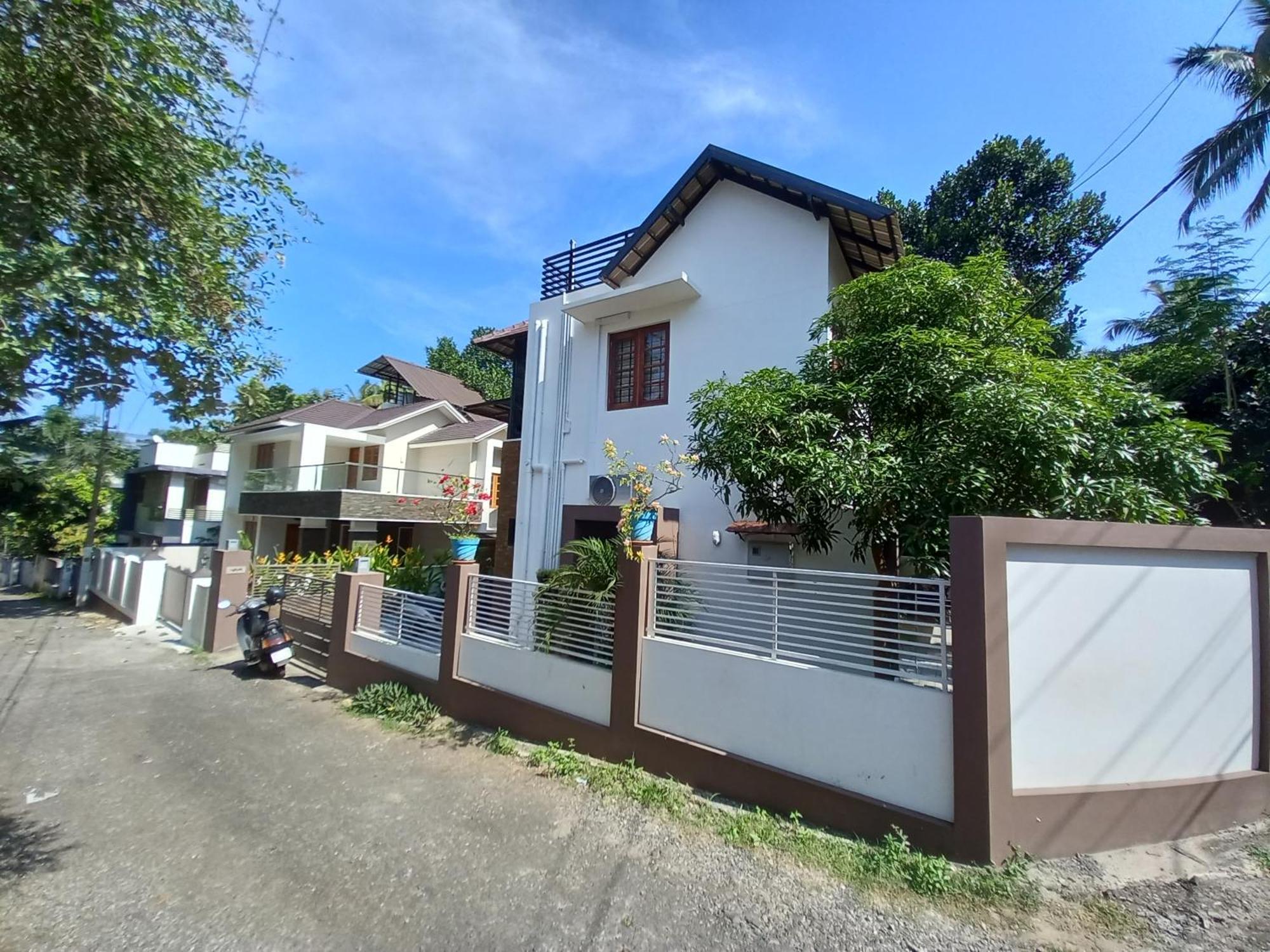 Eka Homes 3Bhdk Villa トリバンドラム エクステリア 写真