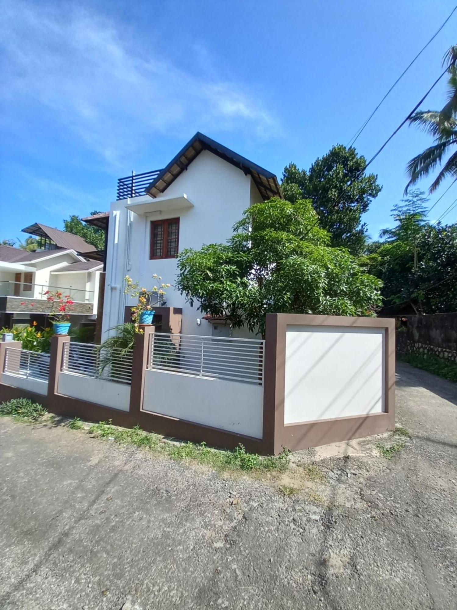 Eka Homes 3Bhdk Villa トリバンドラム エクステリア 写真